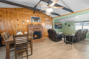 Bear Paw Cabin - Cozy and quaint, the perfect mountain getaway!